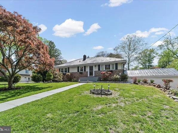 225 Chestnut St, Newtown Square, PA 19073