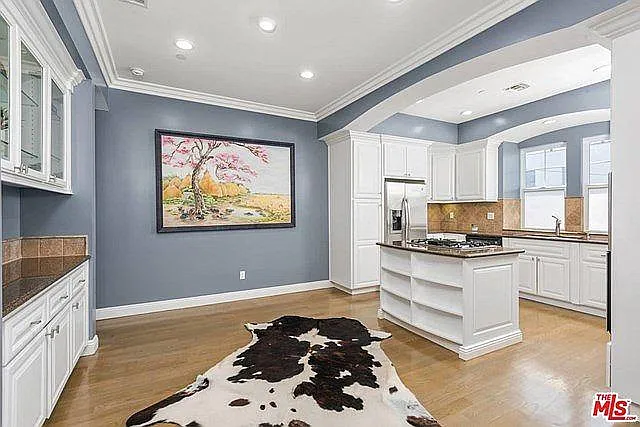 3976 Tilden Ave — Photo 10