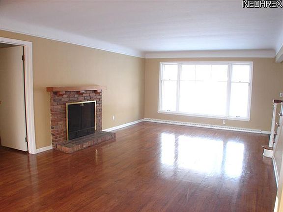 5th image of 34800 Dogwood Ln