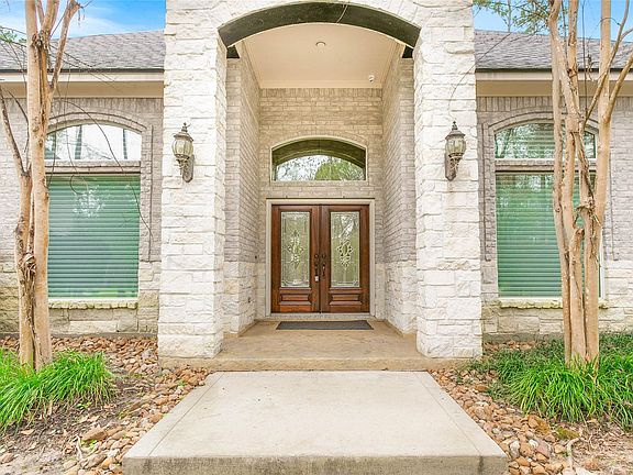 3rd image of 31511 Edgewater Dr