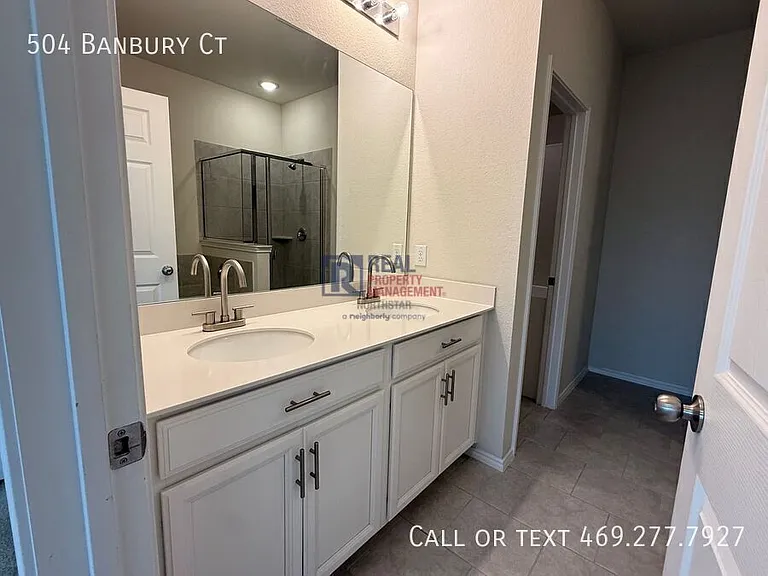 504 Banbury Ct — Photo 27