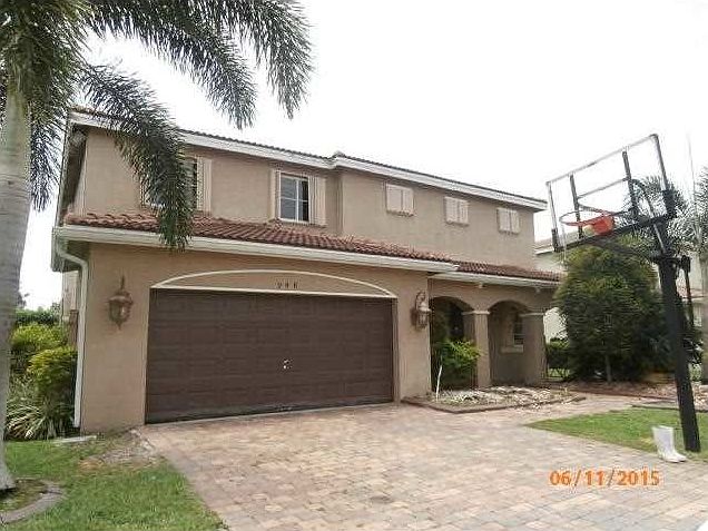 1st image of 948 NW 205th St