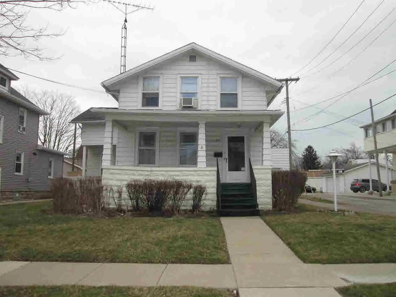 211 Scott St photo 1
