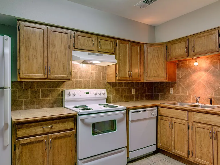 2401 Brookridge Dr #6 — Photo 6
