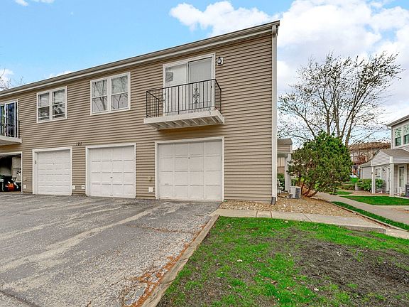 3rd image of 121 Foxhill Ct Unit D