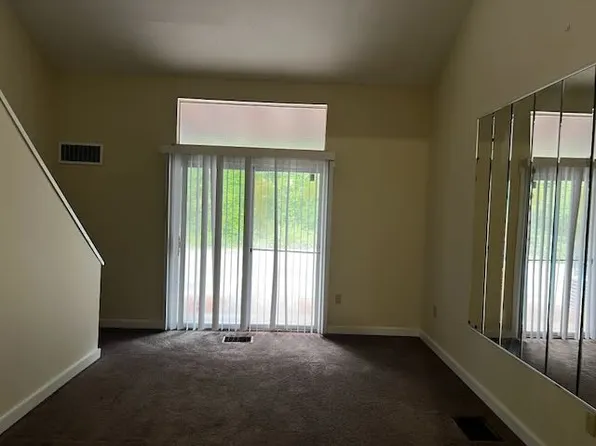 4 Adams Circle Apartments