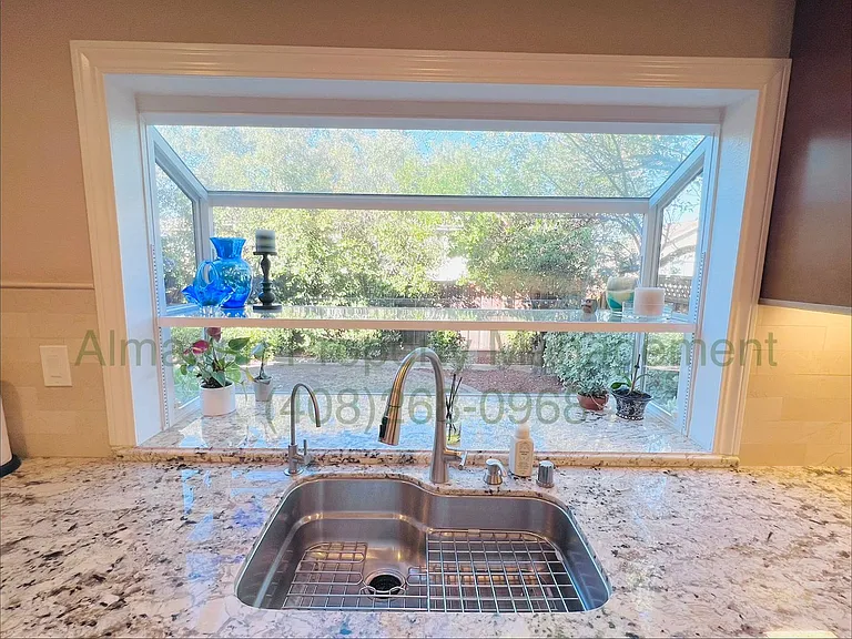 7000 Sterling Gate Ct — Photo 5