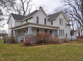3518 Smith Rd, Fremont, OH 43420