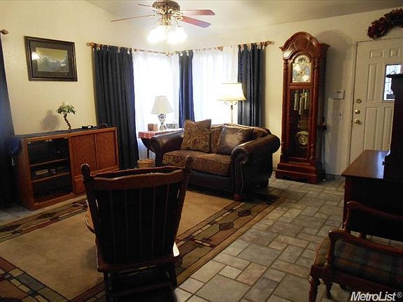 3rd image of 2382 Millcreek Dr