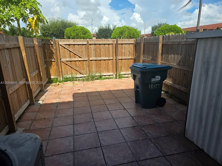 1823 SW 107th Ave #1602 — Photo 6
