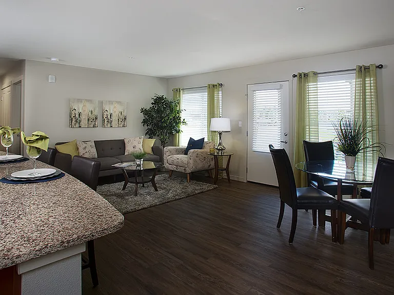 Rock Creek Ridge Apartments — Photo 2