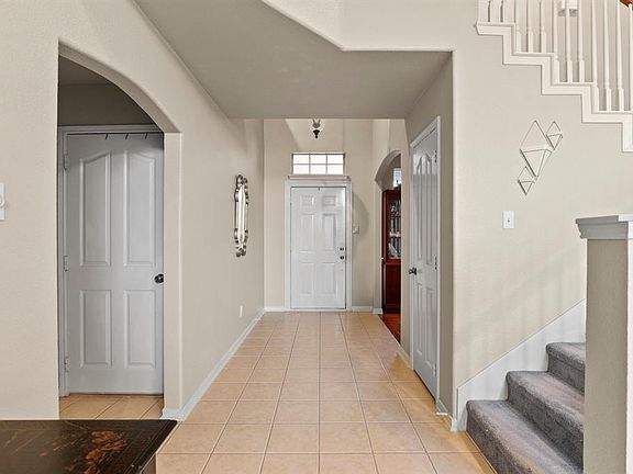 3rd image of 7925 Parkwood Plaza Dr