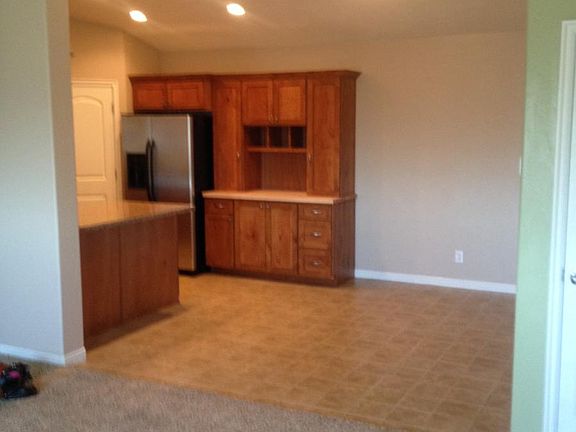 3rd image of 999 Village River Ln #B11
