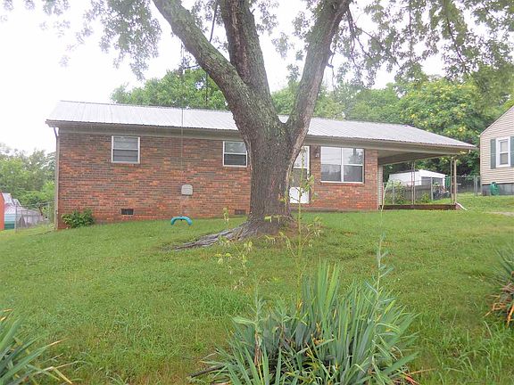 4th image of 1305 Hugh Dr