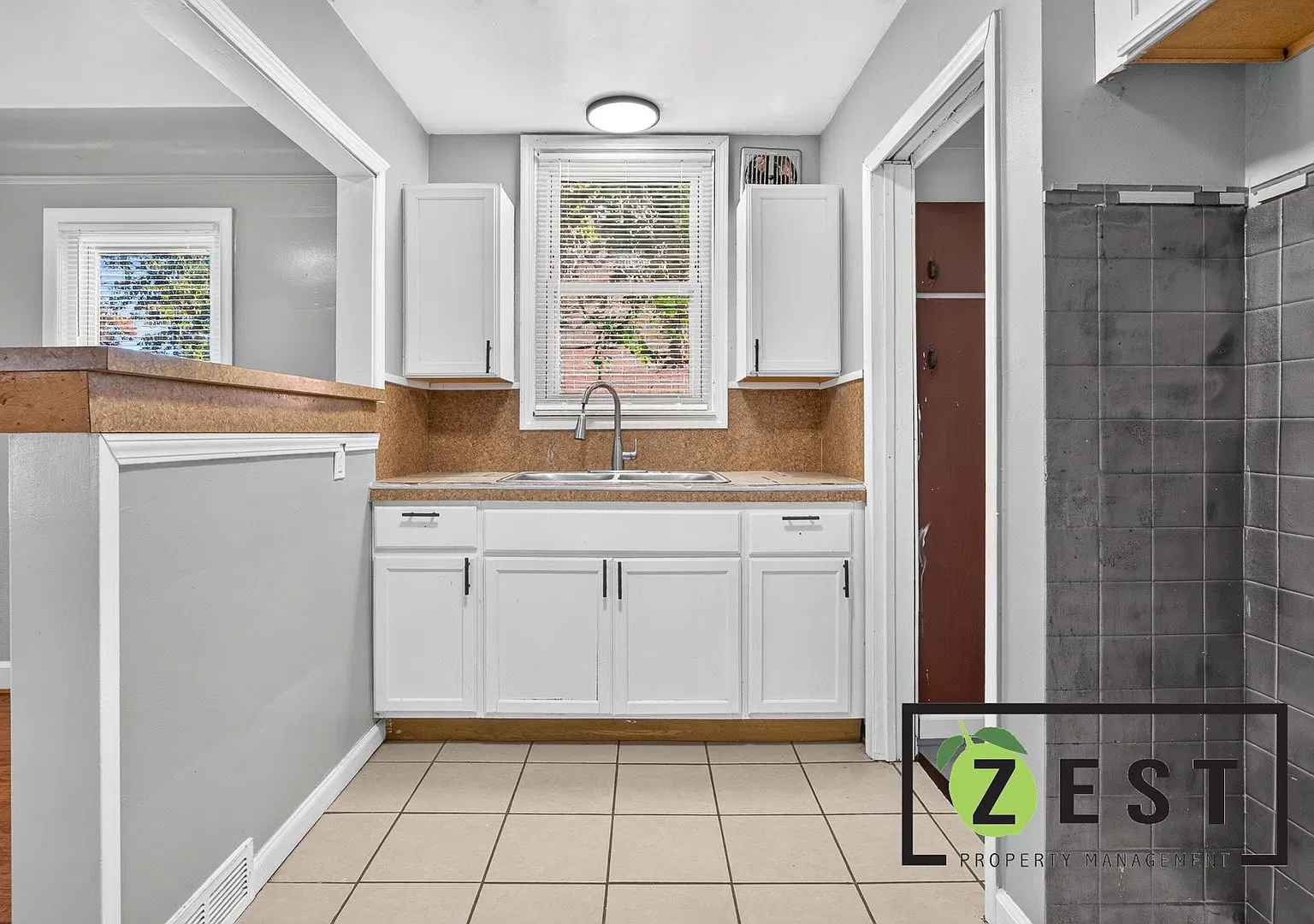 Open House- Wednesday, October 28th 530pm-6pm! Amazing 3 Bed 1 Bath — Photo 2