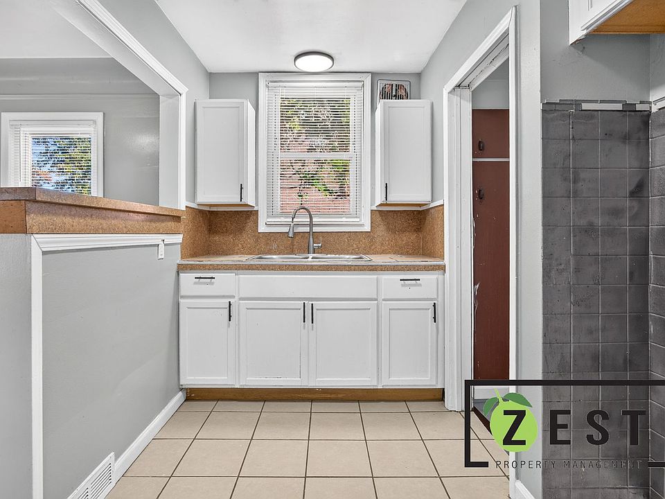 15600 Fordham St, photo 2