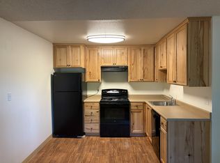 17401 Webster Rd APT 4, Gladstone, OR 97027