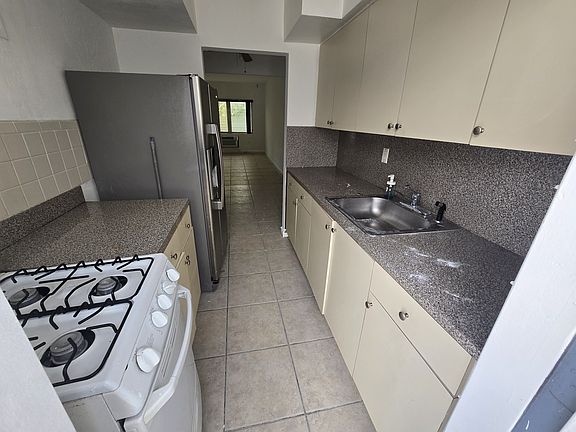 3rd image of 1113 Meridian Ave APT 11