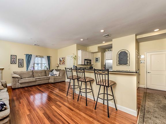 3rd image of 188 Summer St Unit 3