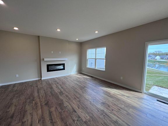 4th image of 5878 Wynnewood Dr