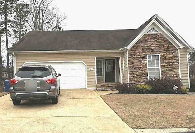 1st image of 207 Providence Dr