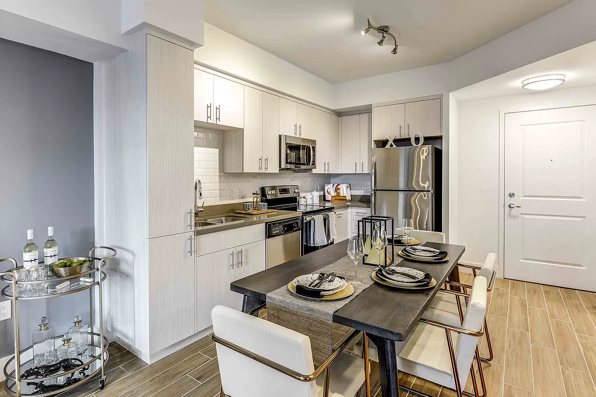Building Photo - 2025 NE 164th St #511