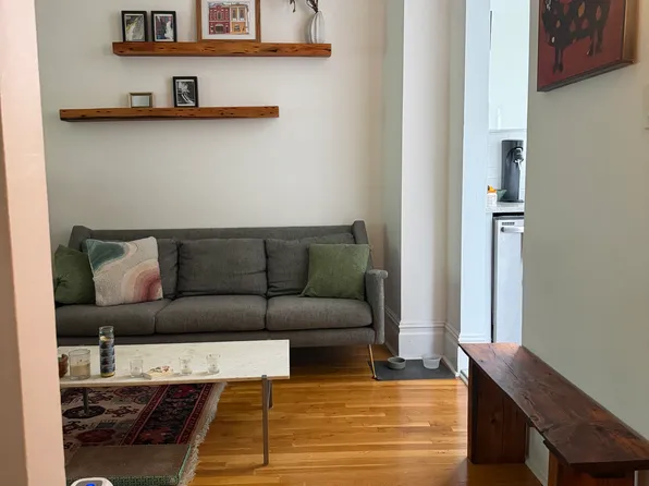 215 Street James' Place image 1 of 13