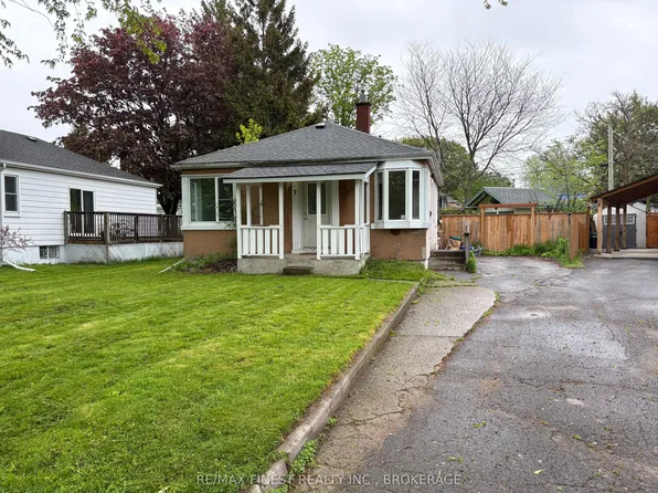 7 Alamein Dr, Kingston, ON K7L 4R5