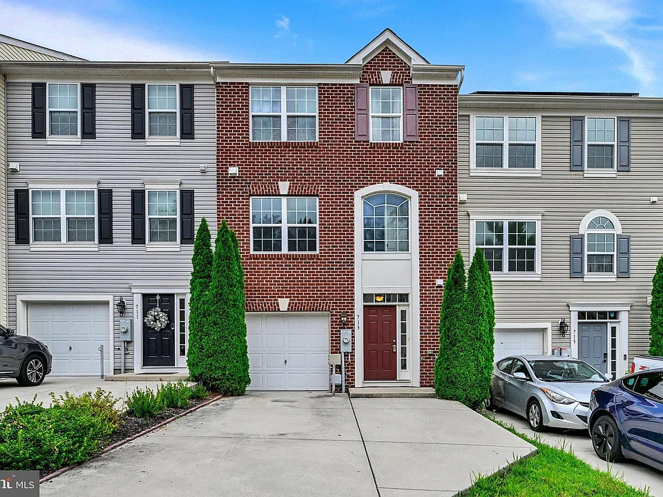 713 English Ivy Way