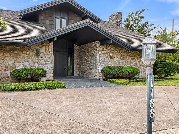 2nd image of 1188 Windwood Ln