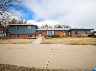 1401 W 15th Rd, Aurora, NE 68818