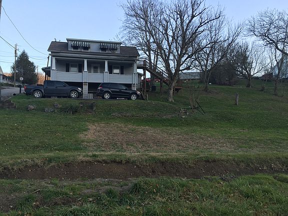 Front of house. Two lots. 