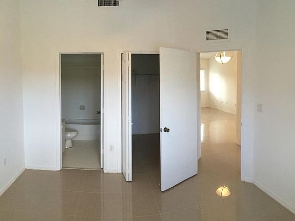 2nd image of 945 NE 34th Ave Unit 203