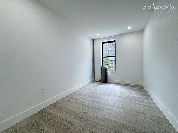4th image of 815 W 180th St #59