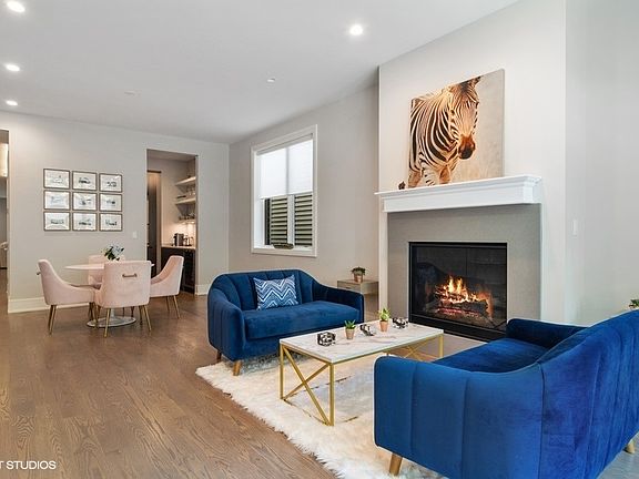 5th image of 2110 W Belmont Ave #3