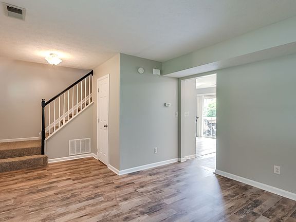 5th image of 296 Masterson Station Dr