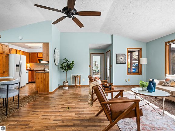 4th image of 2189 Hammond Pl E #57