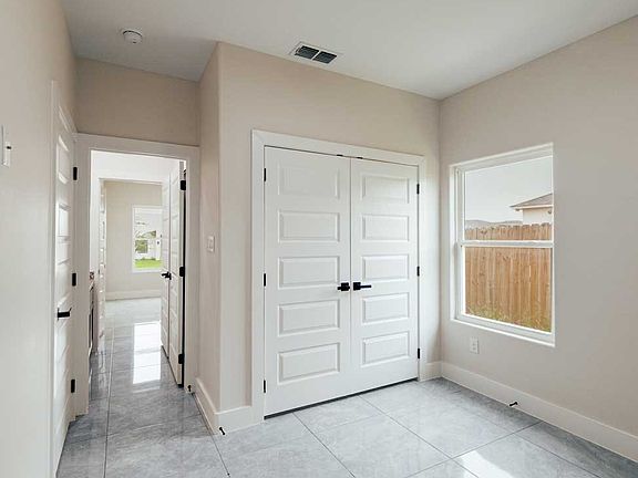 5th image of 5209 Anacahuita Dr