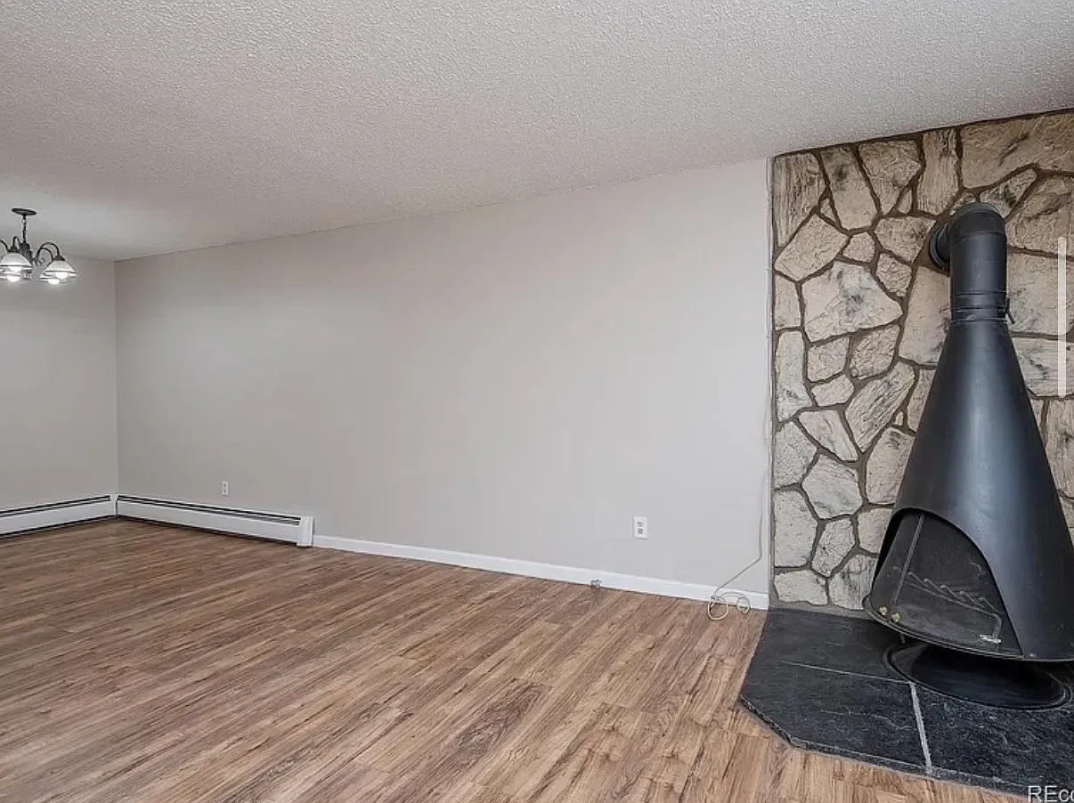 2 bed, 1.5 bath, 944 sqft, $1,850 — Photo 4