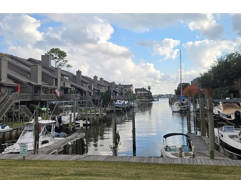 2615 Sailboat Dr