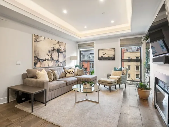 201 Newbury St APT 302, Boston, MA 02116