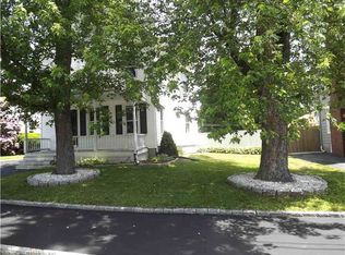 50 Holbrook St, Ansonia, CT 06401