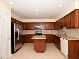 90 Foxwood Dr, Jericho, NY 11753