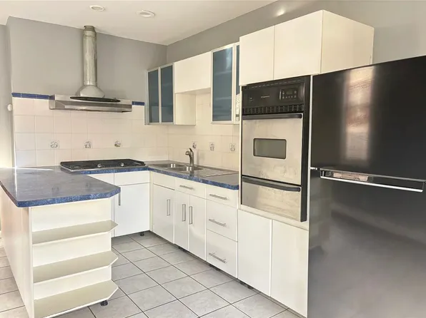 89 West 20th Street image 1 of 9