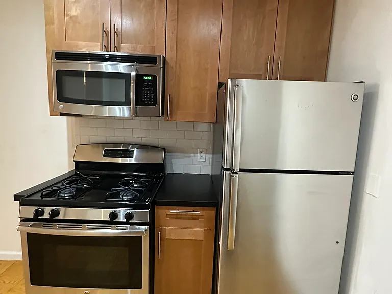 555 E 78th St #6E — Photo 11