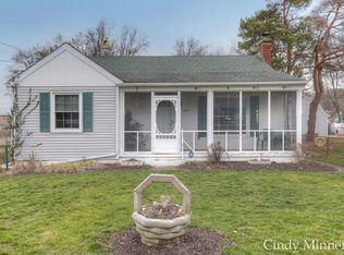 95 Larry St SW, Grand Rapids, MI 49548