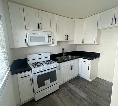 3rd image of 4352 Ventura Canyon Ave #8C