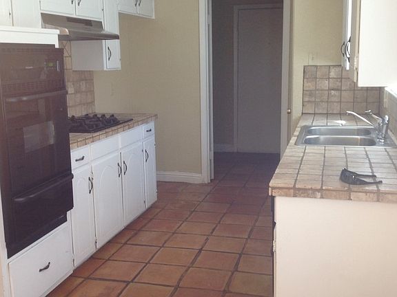 4th image of 1000 Bedford Ct W