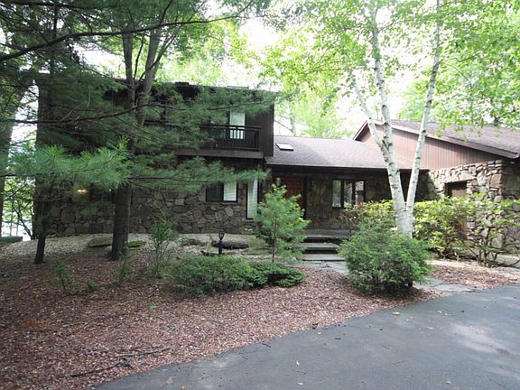 4th image of 51 Scarborough Cir