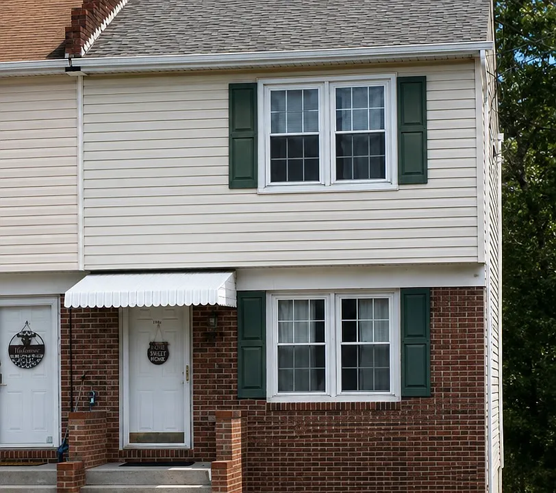 823 N Shenandoah Ave